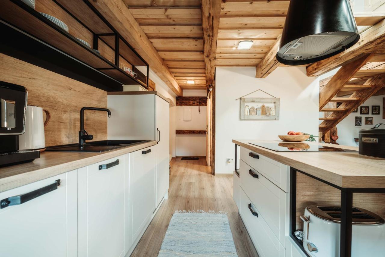 Cakyho Kuria - Mezonetovy Apartman S Krbom A Saunami 스미자니 외부 사진